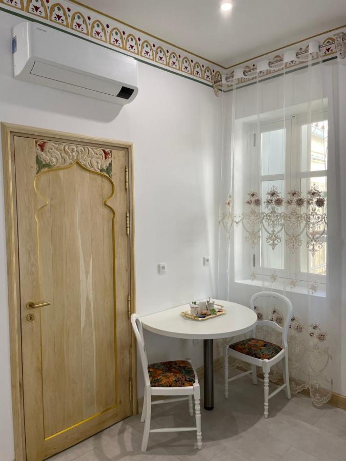 Chambre Orientale Cherazade Maison De L'Eglise Narbona Exterior foto